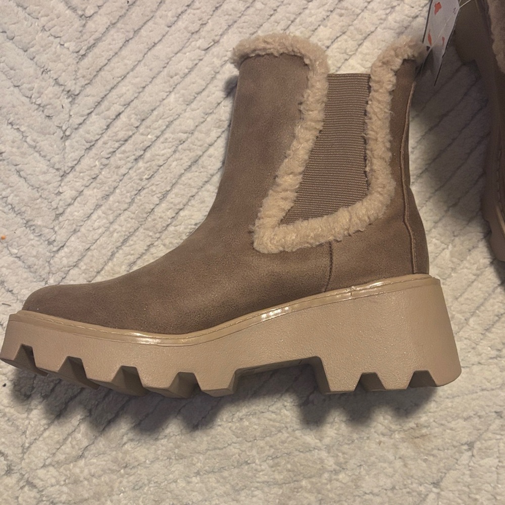 Dolce Vita Tan Shearling-Lined Winter Boots - Picture 3 of 4